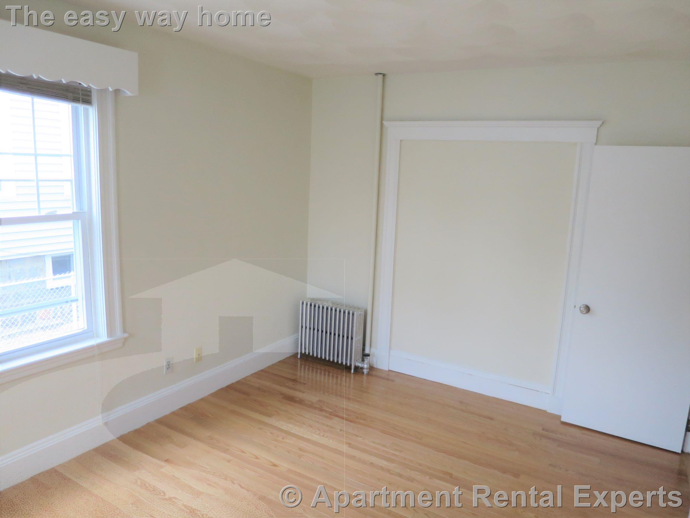 96 Conwell Ave, Tufts