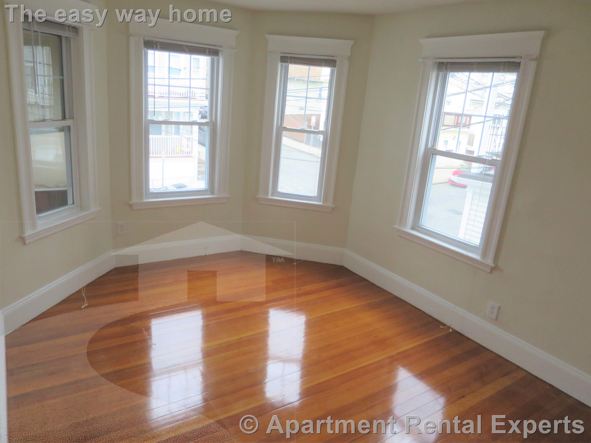 96 Conwell Ave, Tufts