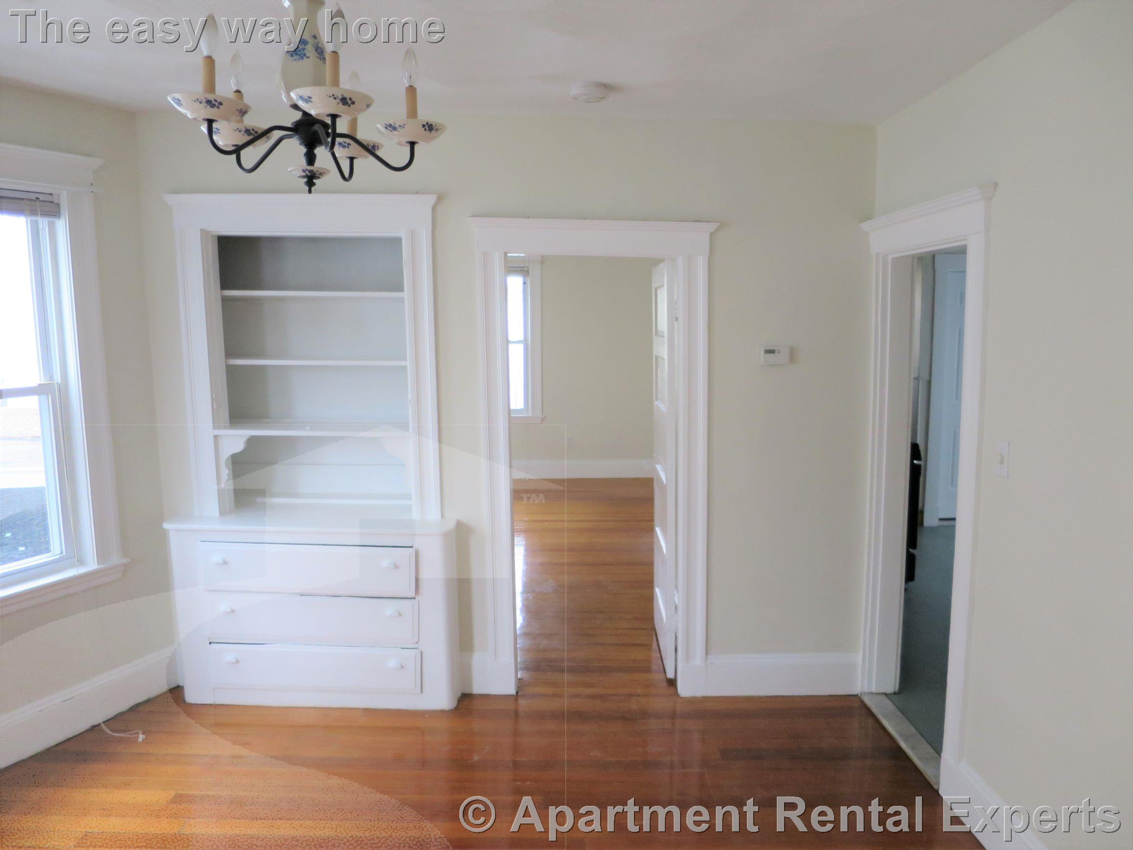 96 Conwell Ave, Tufts