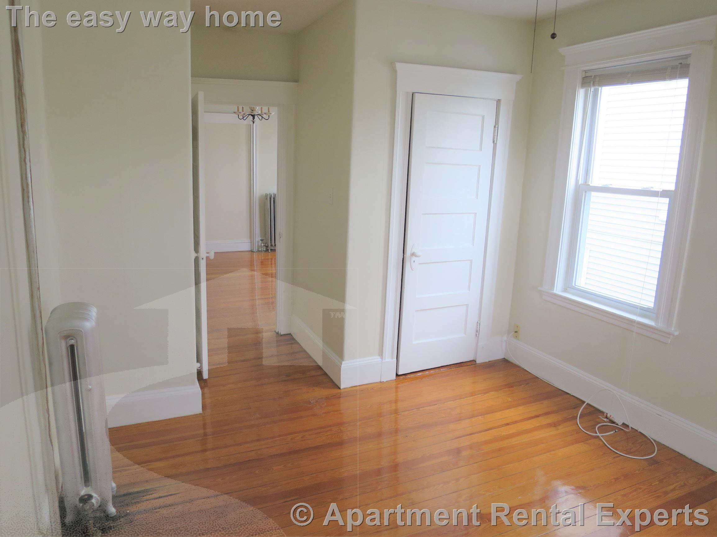 96 Conwell Ave, Tufts