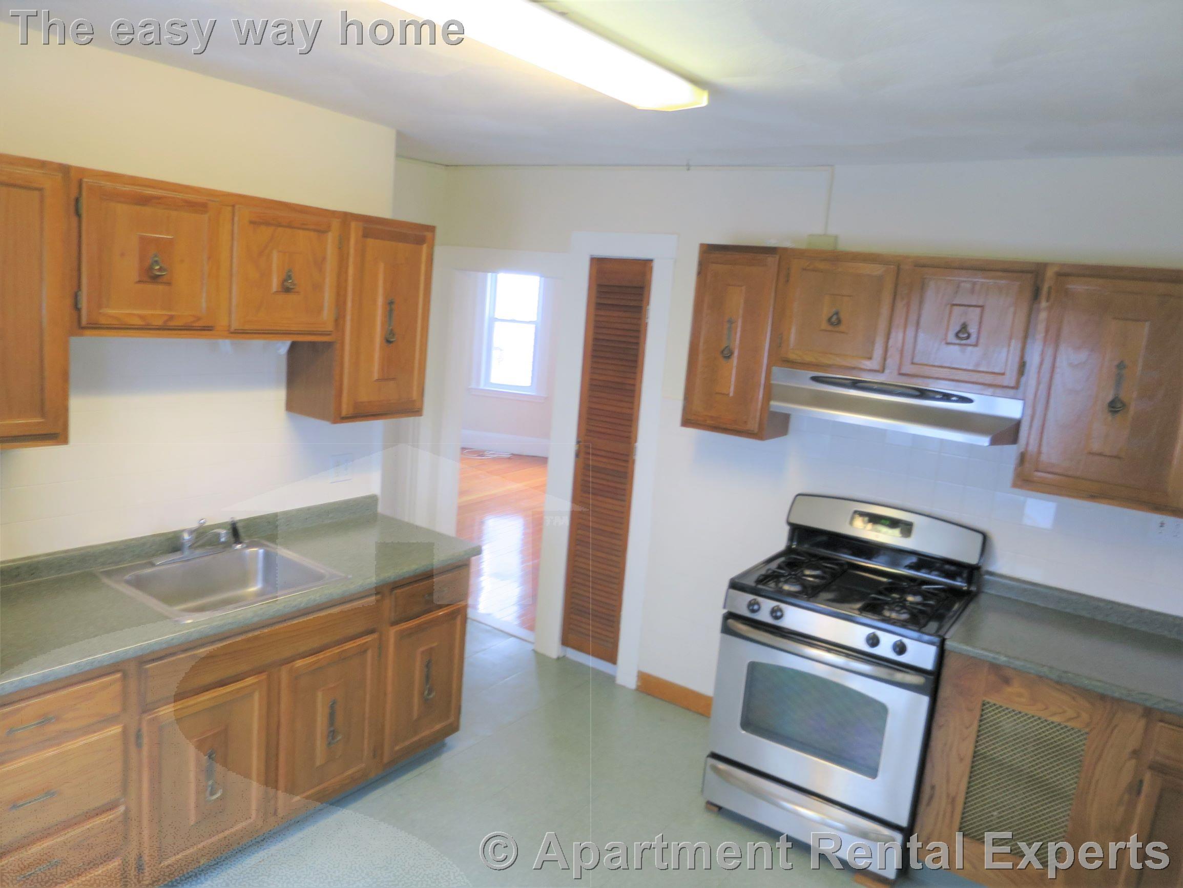 96 Conwell Ave, Tufts