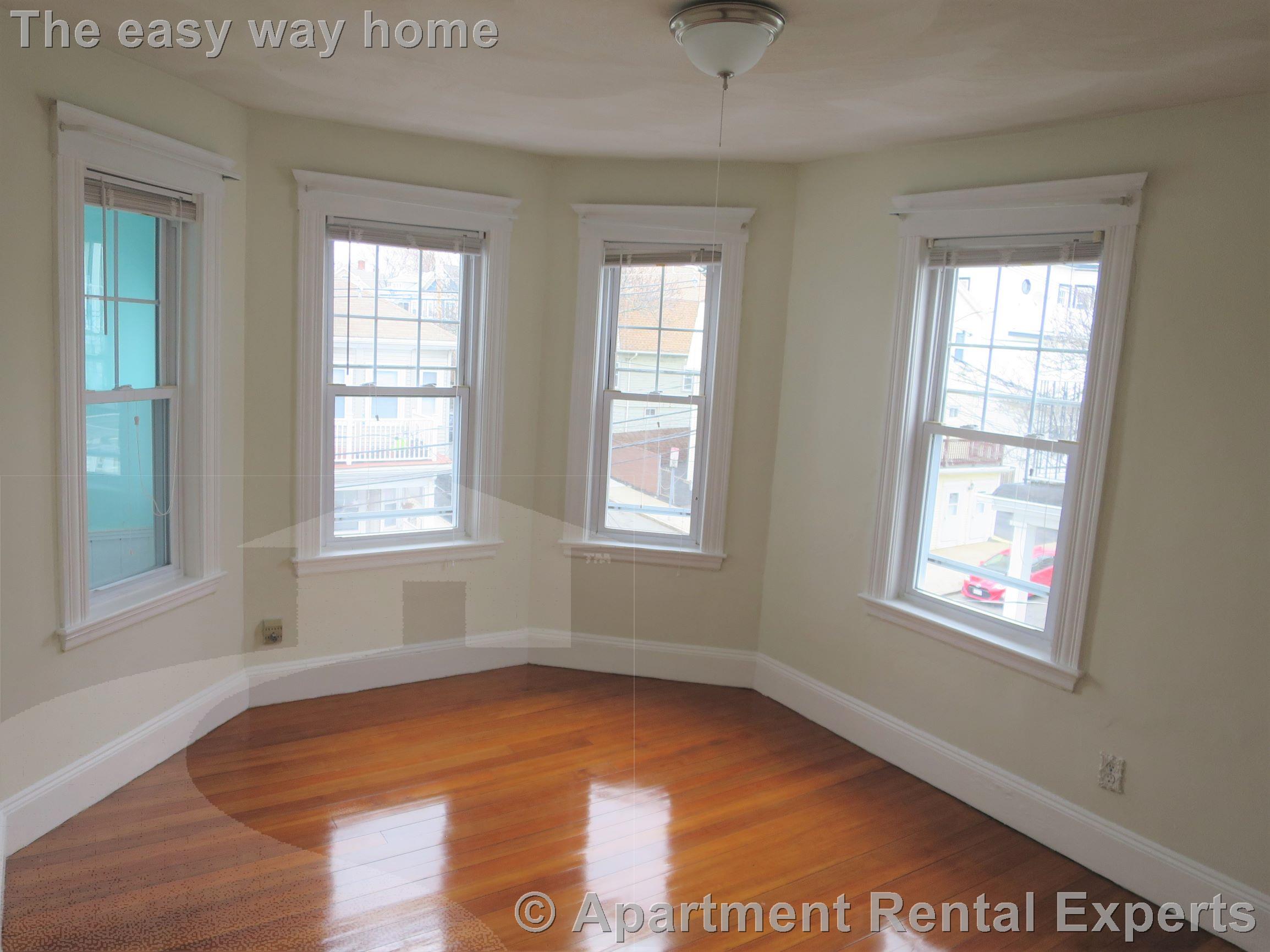 96 Conwell Ave, Tufts