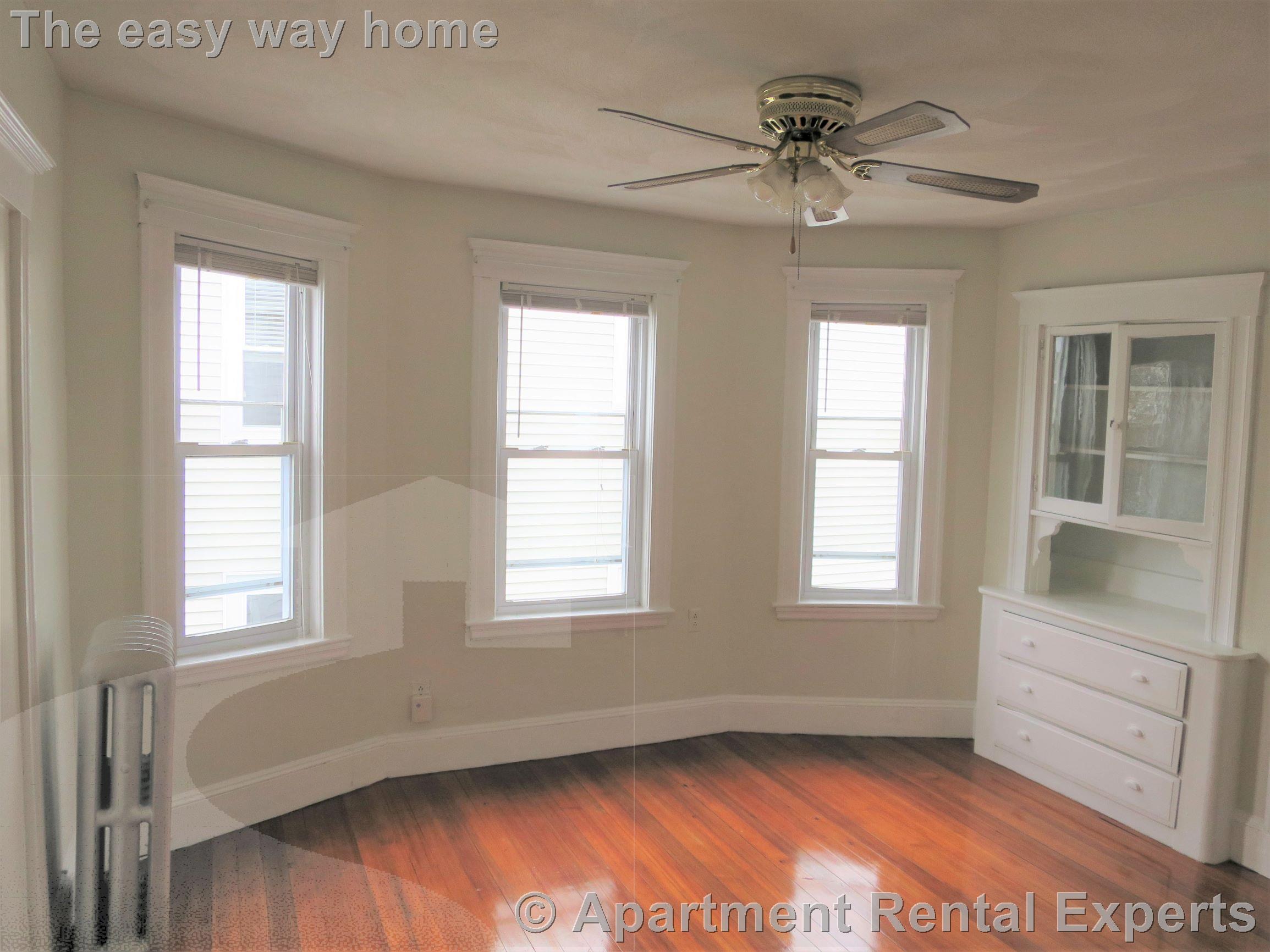 96 Conwell Ave, Tufts