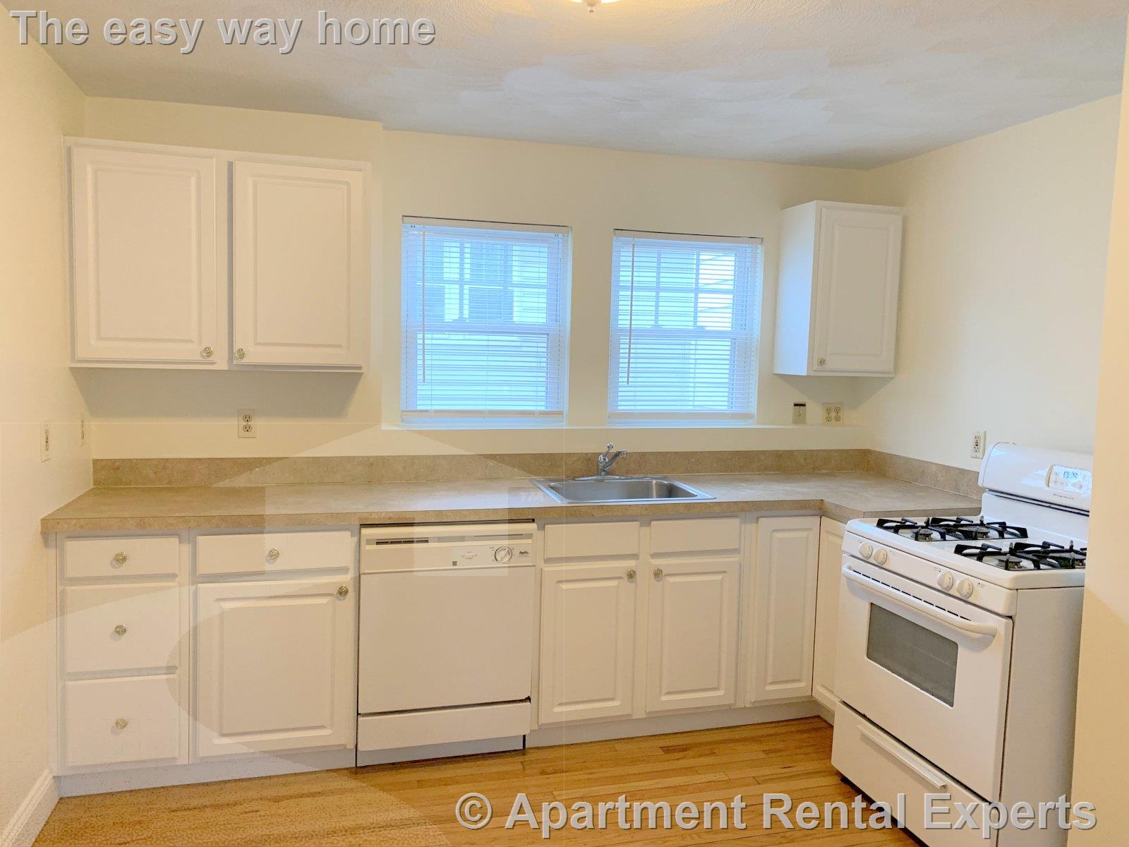 88 Bradford Rd, Watertown Center