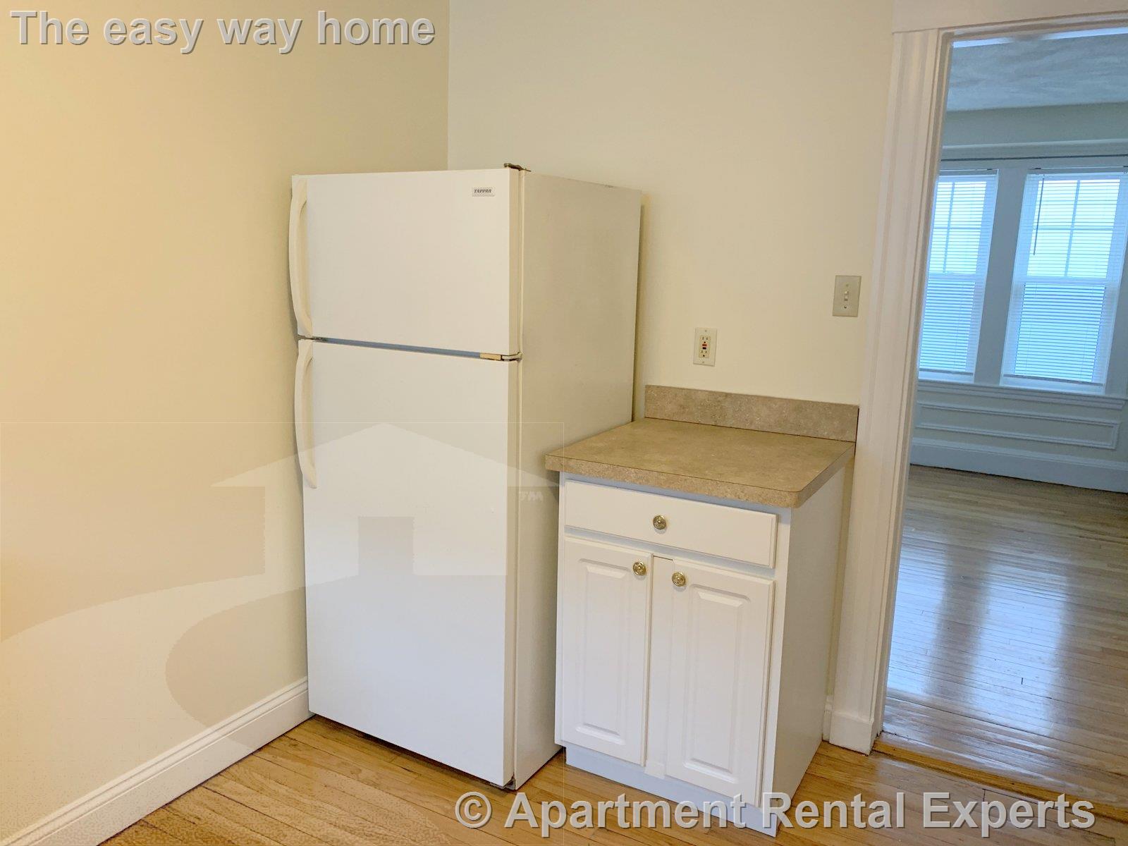 88 Bradford Rd, Watertown Center