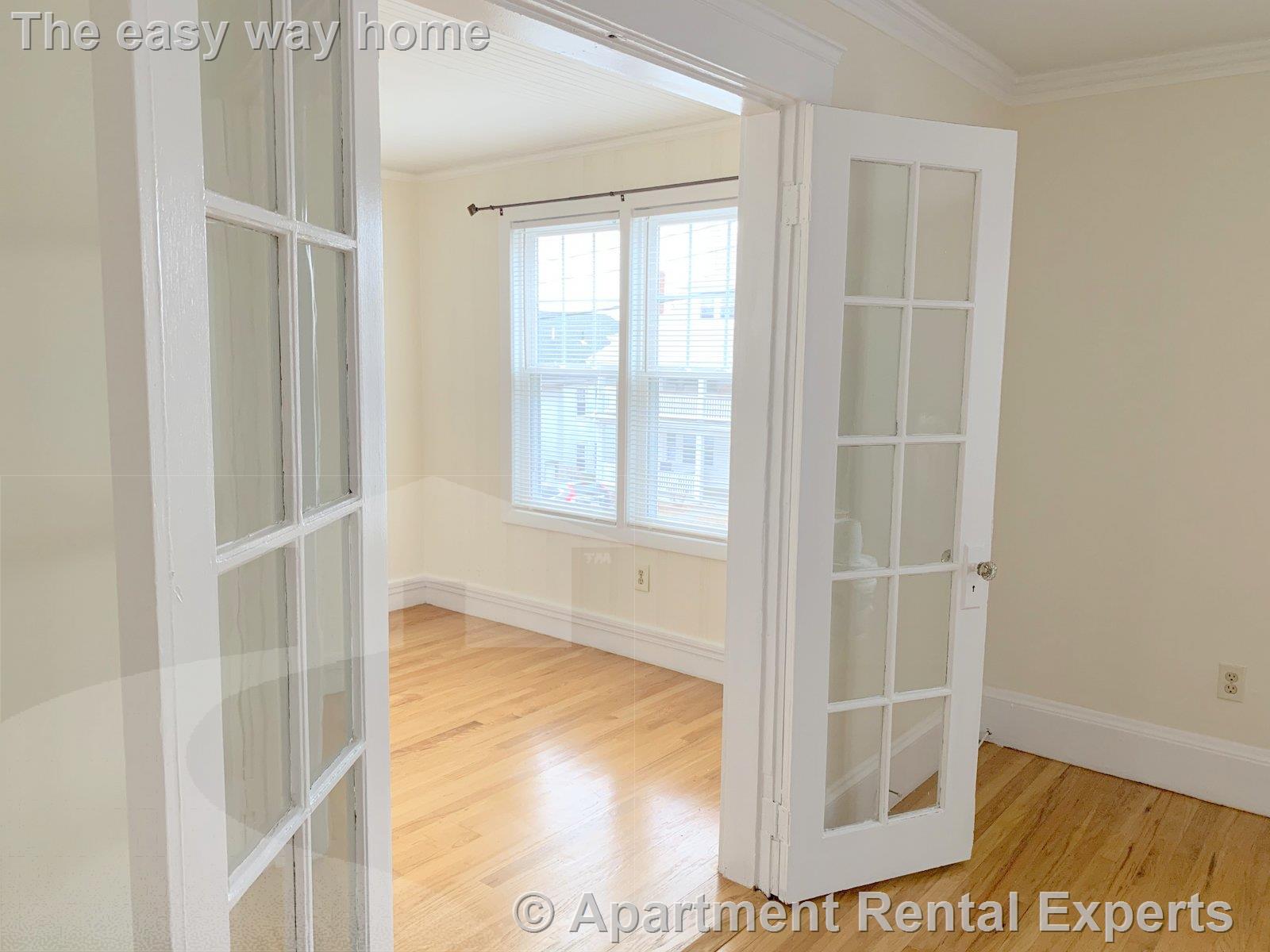 88 Bradford Rd, Watertown Center