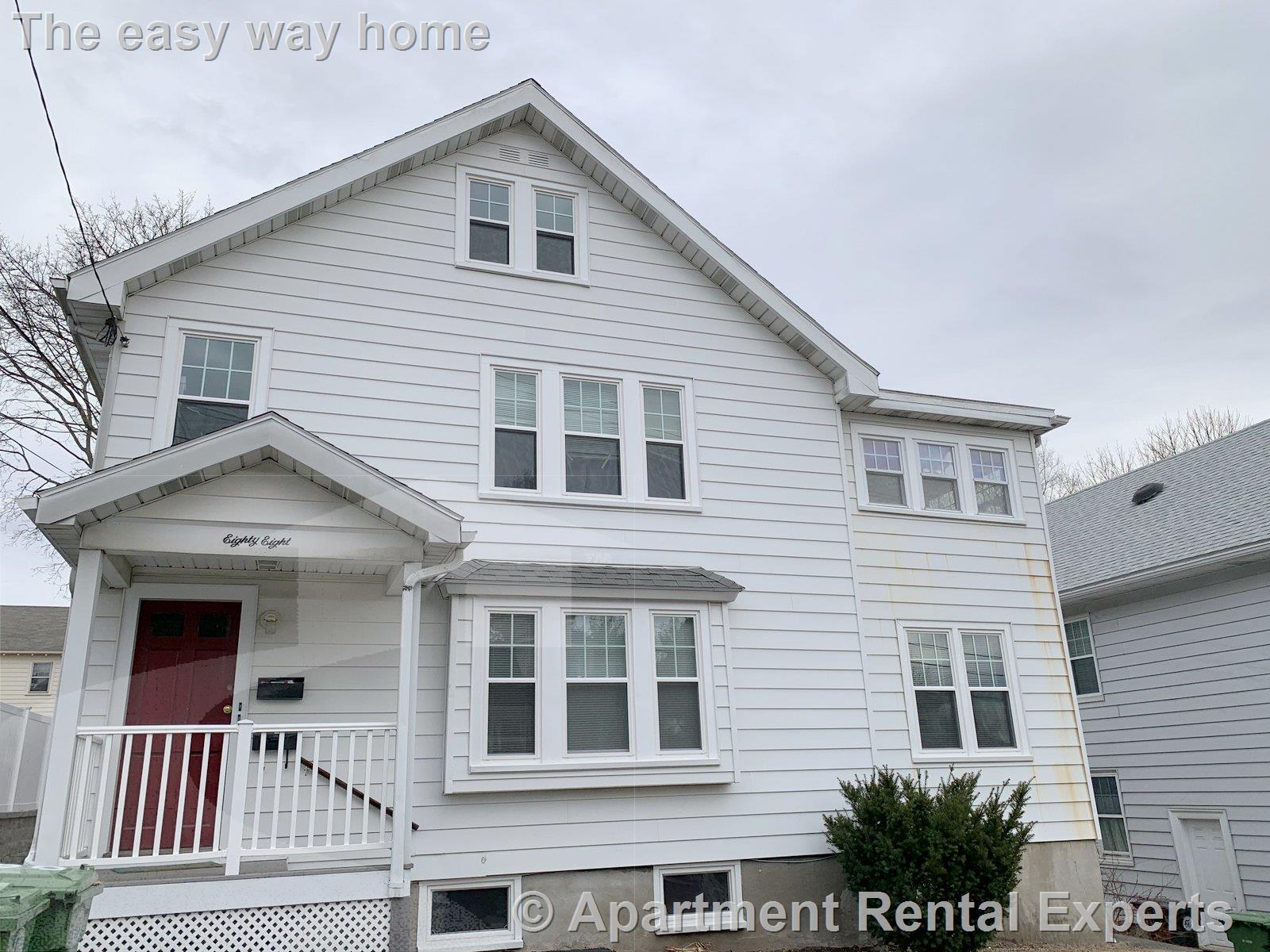 88 Bradford Rd, Watertown Center