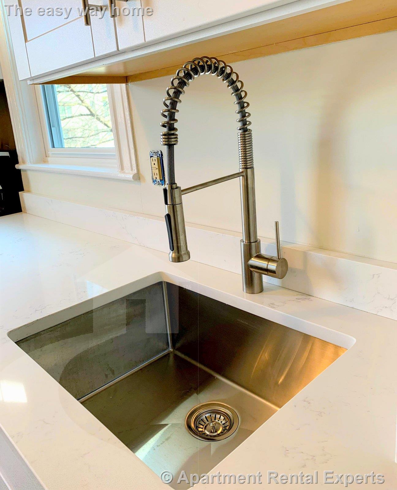 98 Bristol Rd, Ball Square