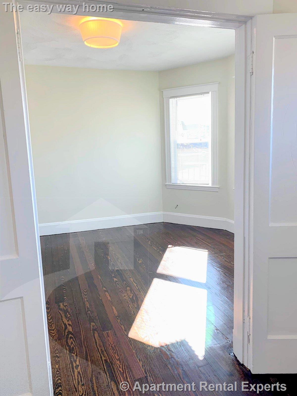 98 Bristol Rd, Ball Square