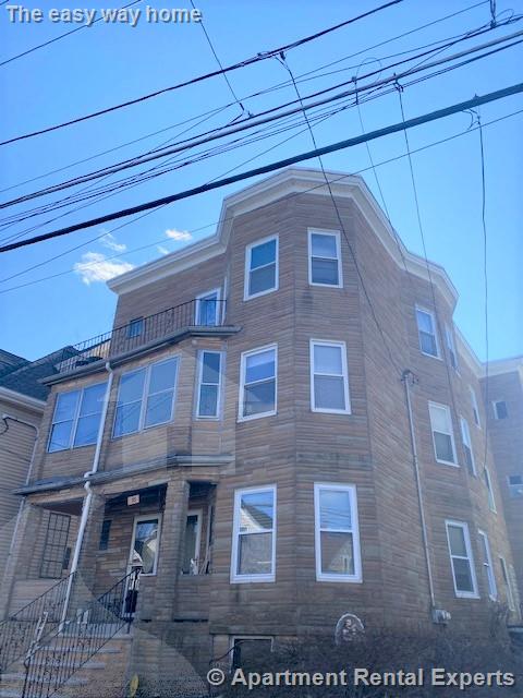 53 Winchester St, Tufts