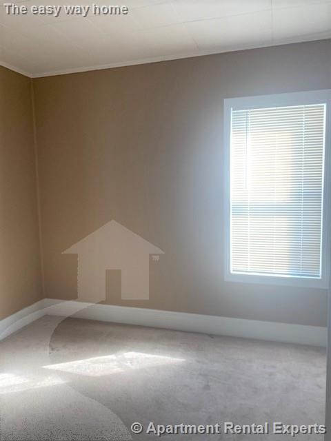 53 Winchester St, Tufts