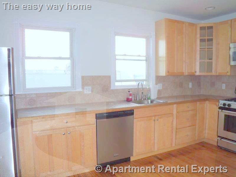 23 Stoughton St, Tufts