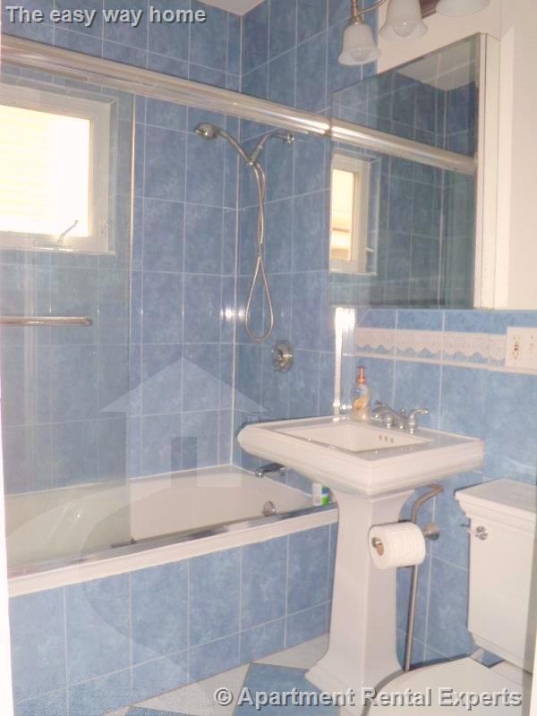 23 Stoughton St, Tufts