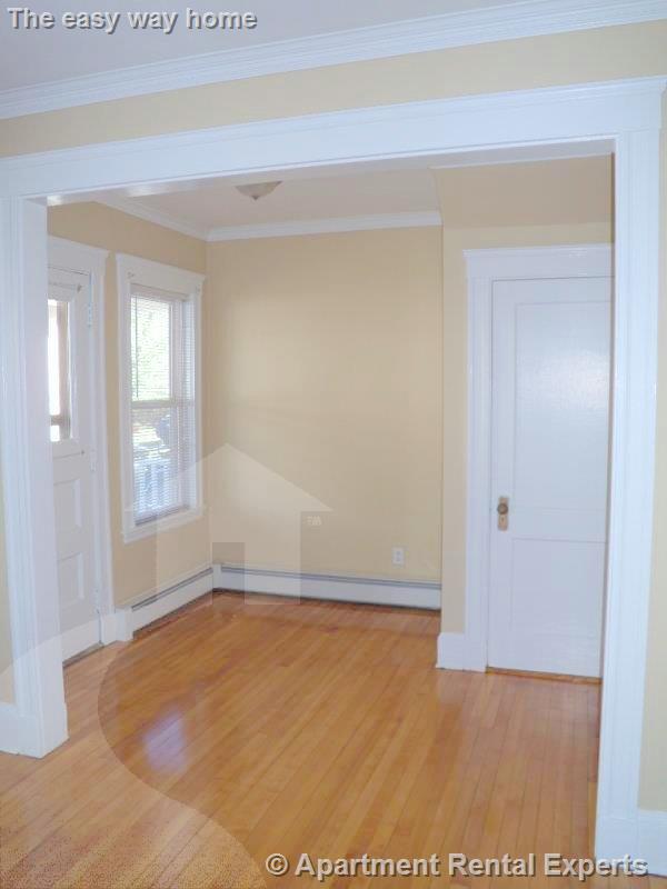 23 Stoughton St, Tufts