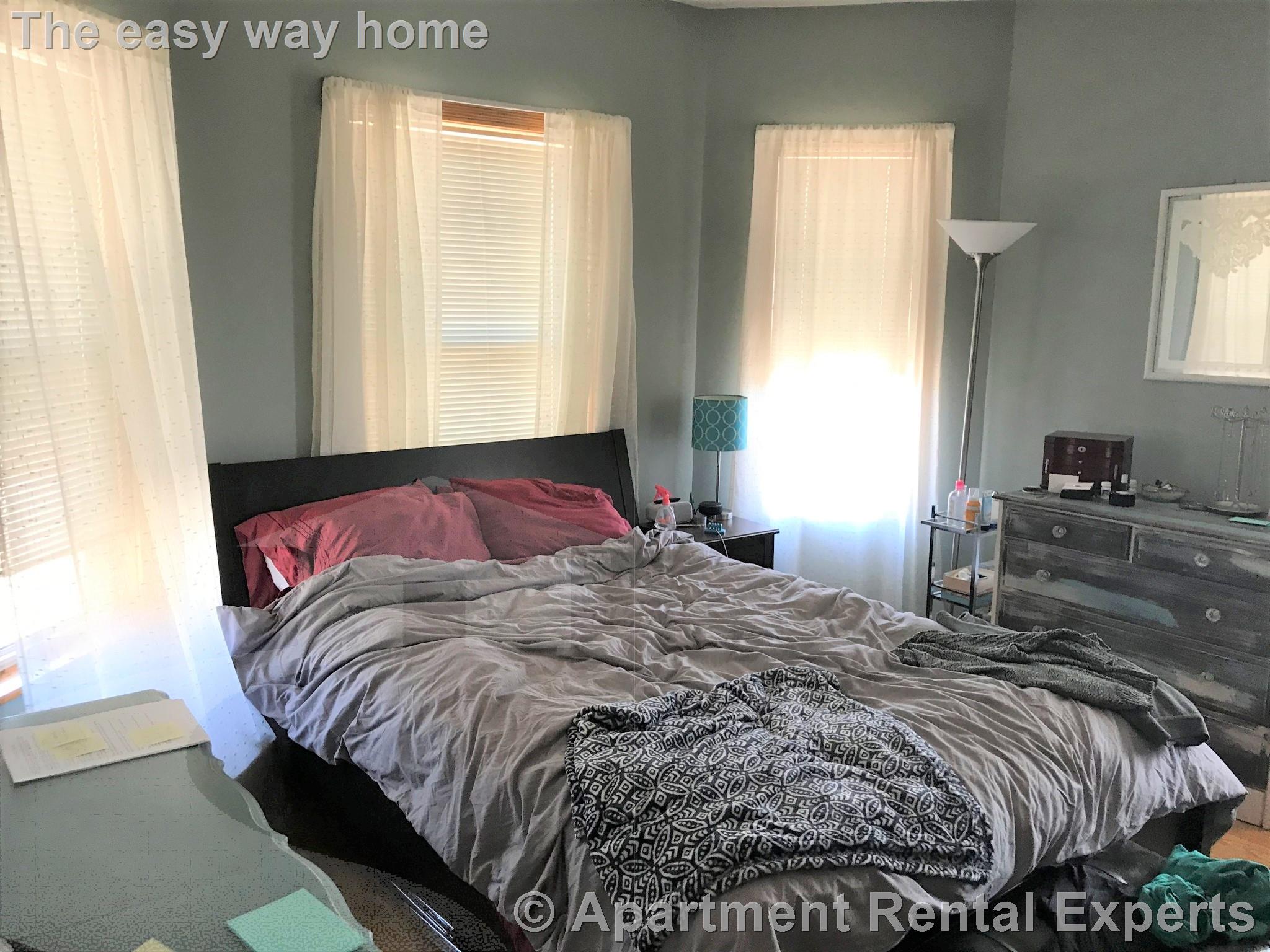 136 Holland St, Davis Square