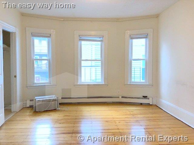 389.5 Columbia St, Inman Square