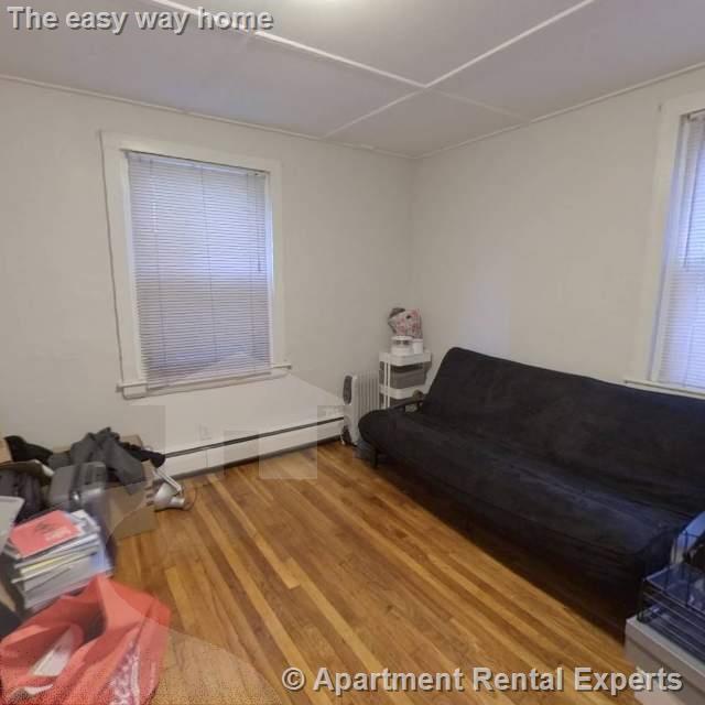 10 Smith Ave, Ward Two