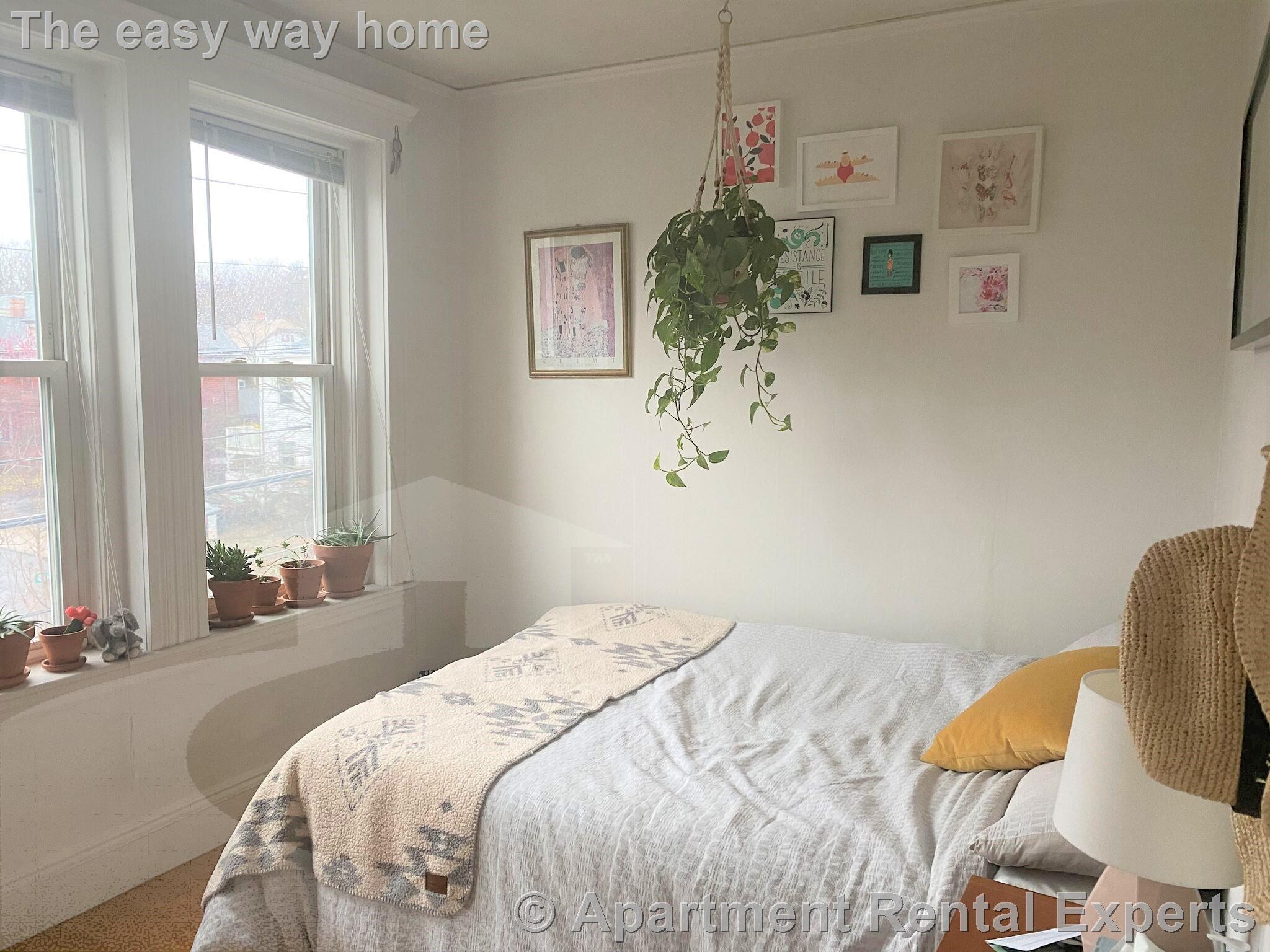 172 Maple St, Malden Center