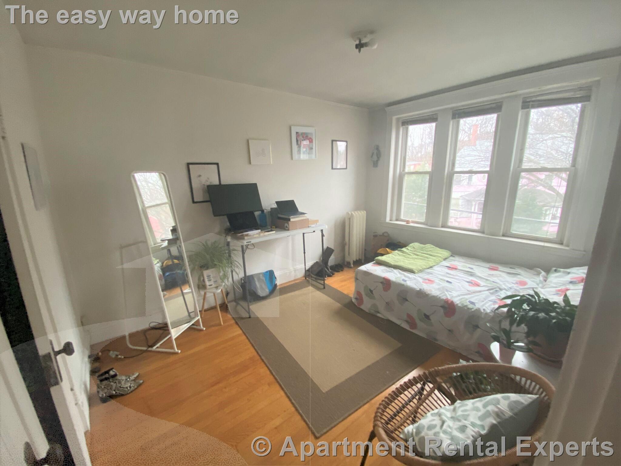 172 Maple St, Malden Center