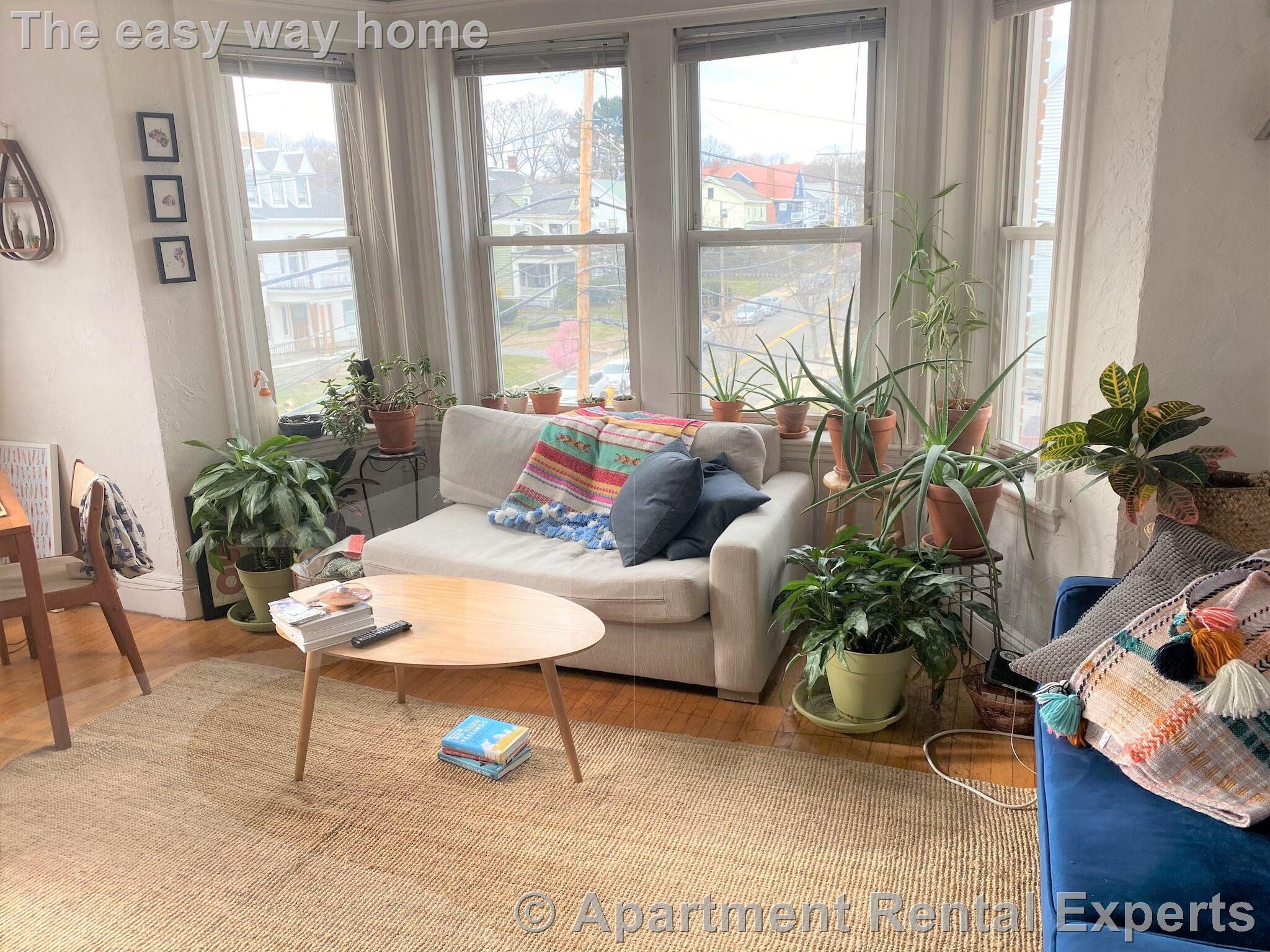 172 Maple St, Malden Center