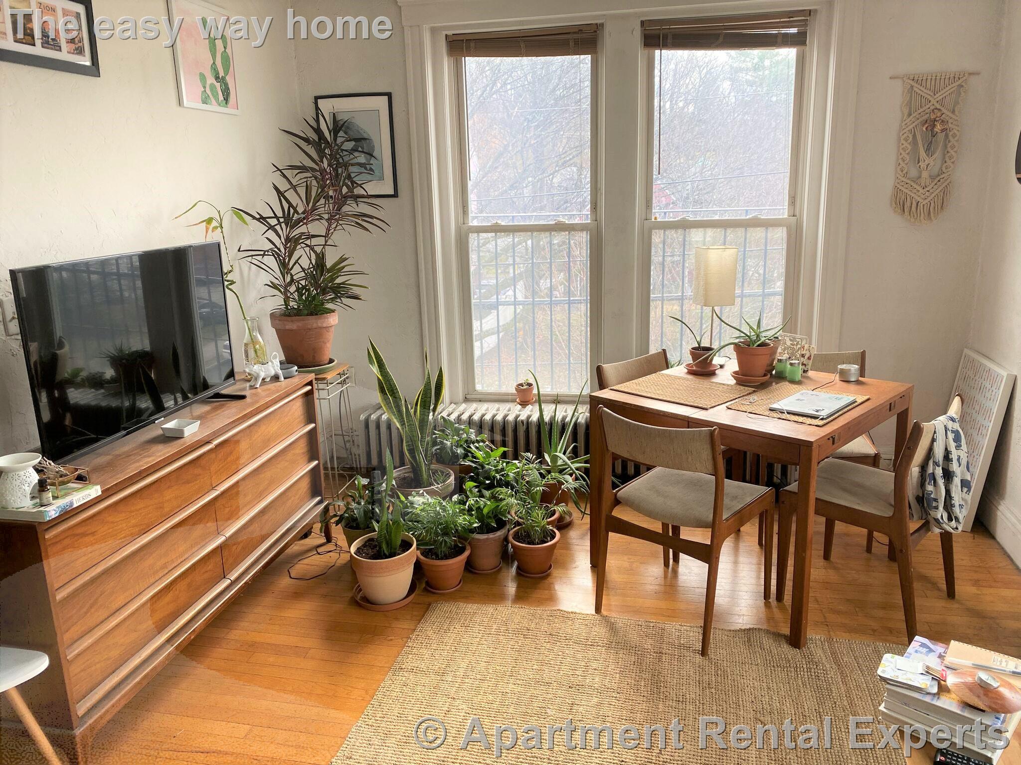 172 Maple St, Malden Center