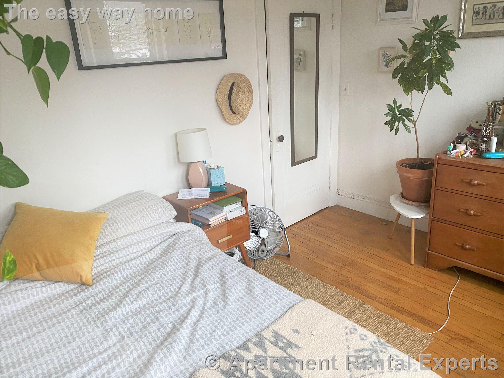 172 Maple St, Malden Center