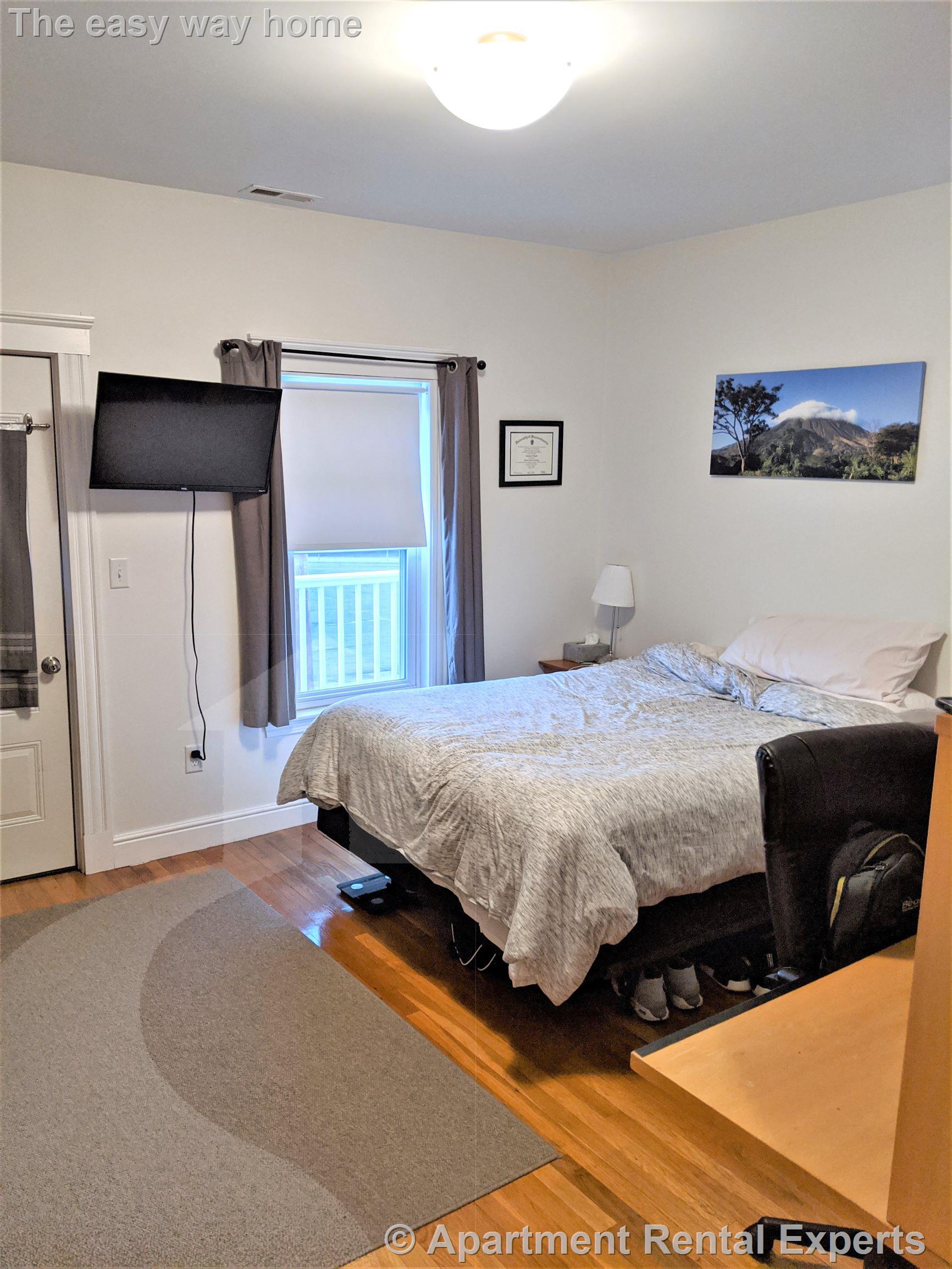 472 Main St, Magoun Square