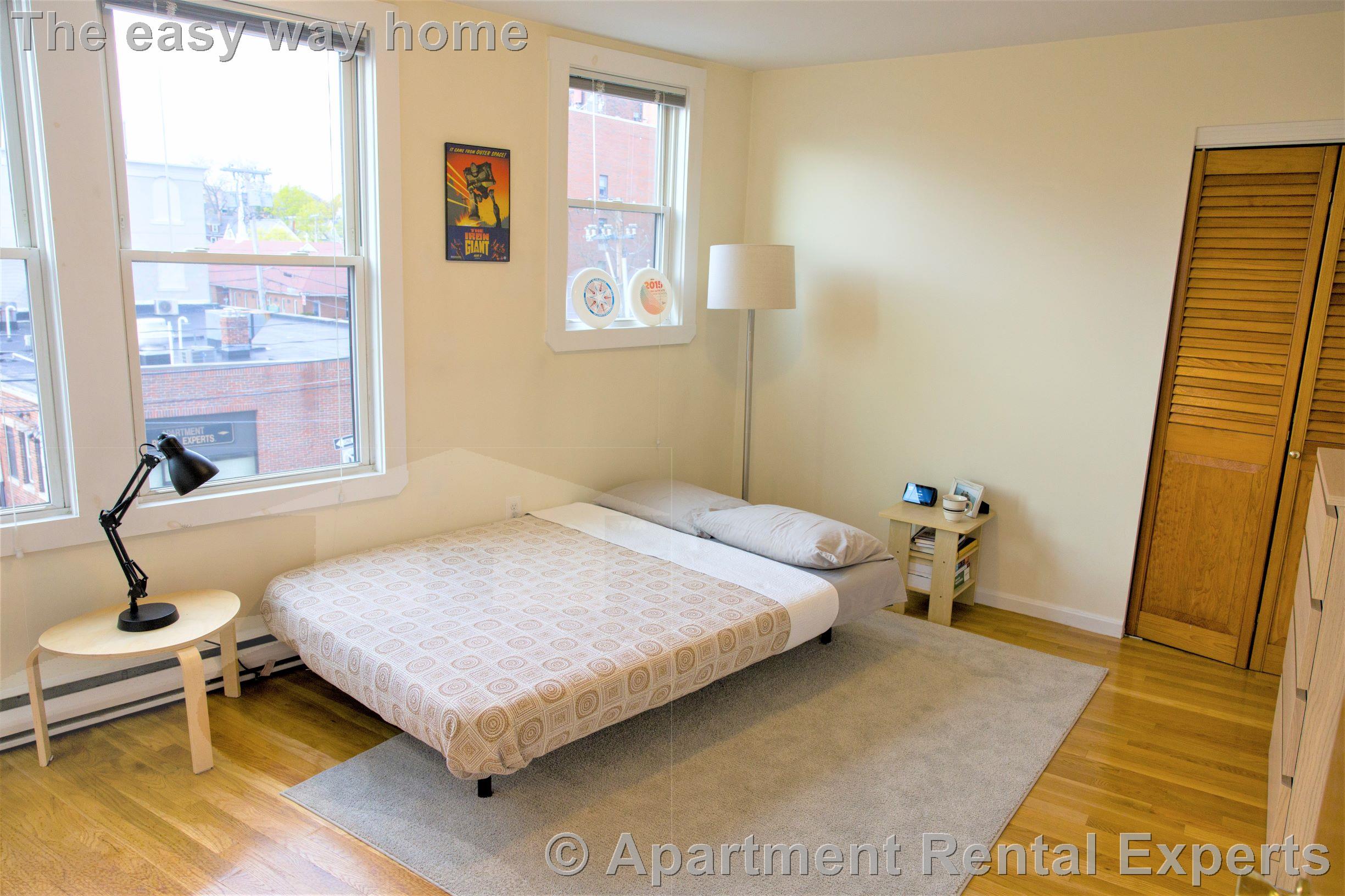 35 Davis Sq, Davis Square