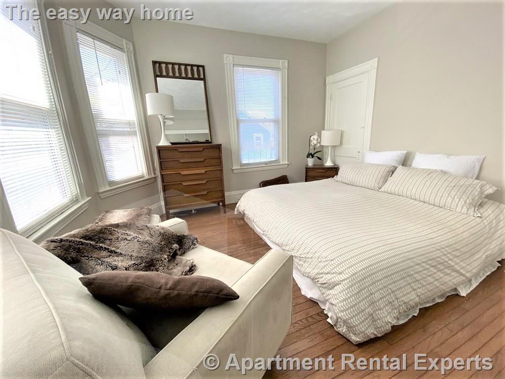 40 Myrtle Ave, Harvard Square