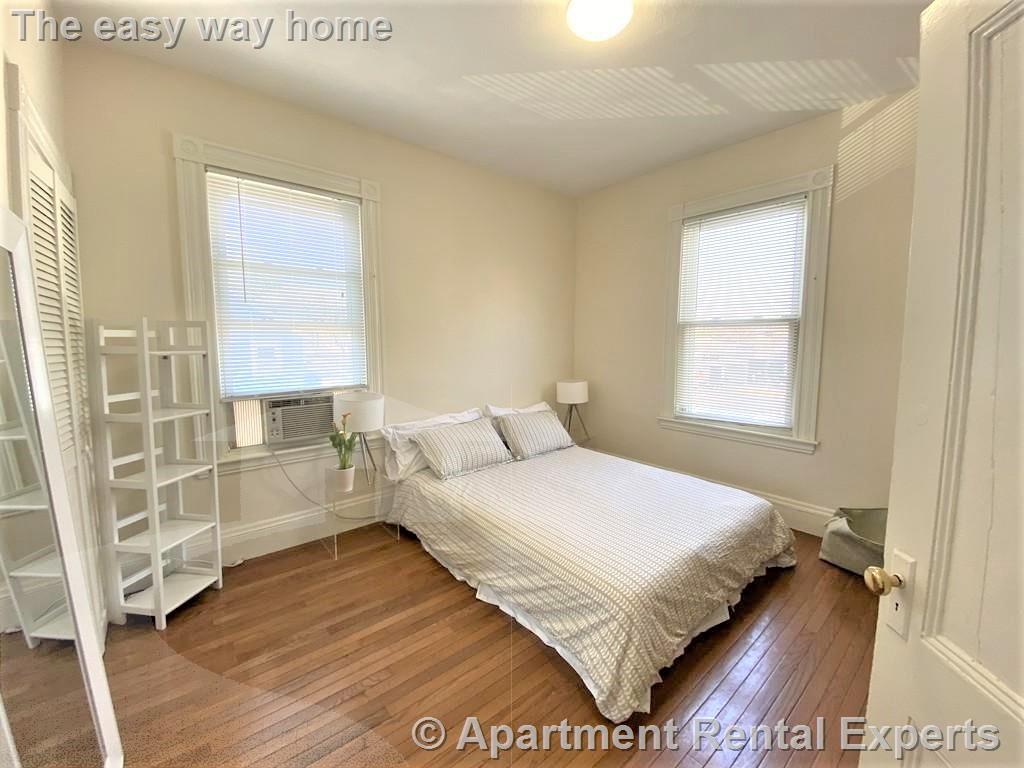 40 Myrtle Ave, Harvard Square