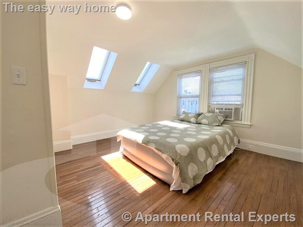 40 Myrtle Ave, Harvard Square