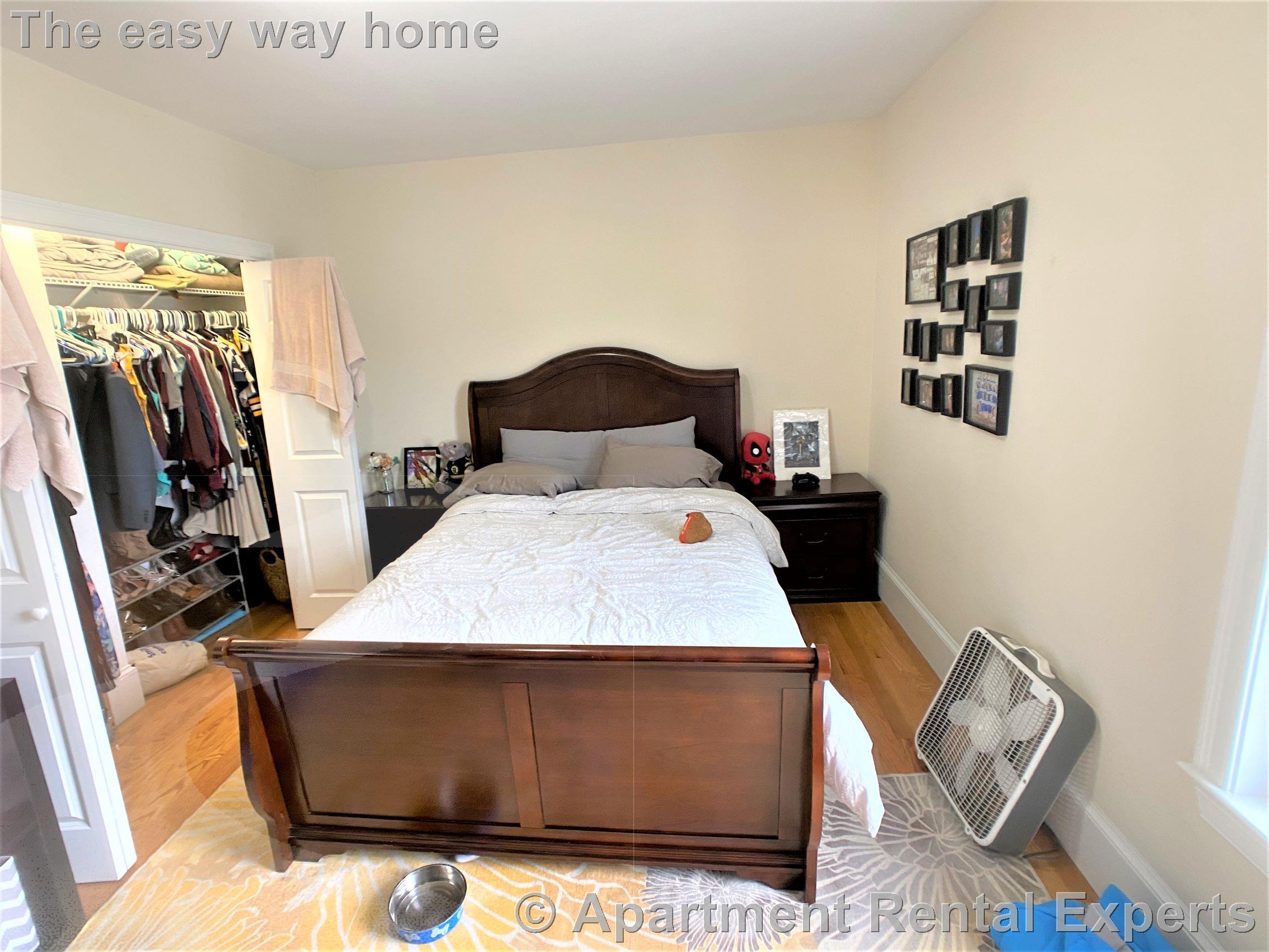 24 Willard Ave, Tufts