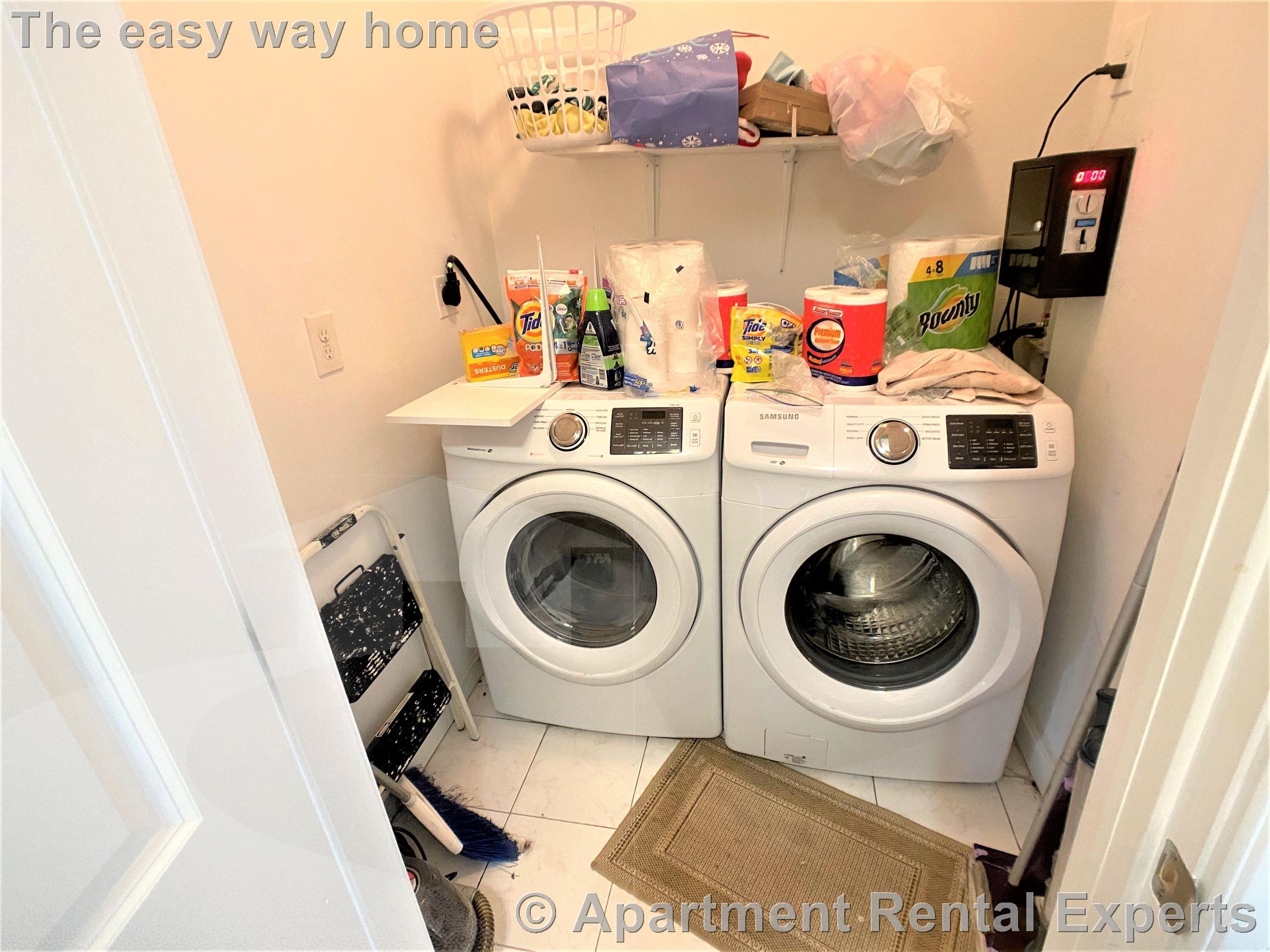 24 Willard Ave, Tufts