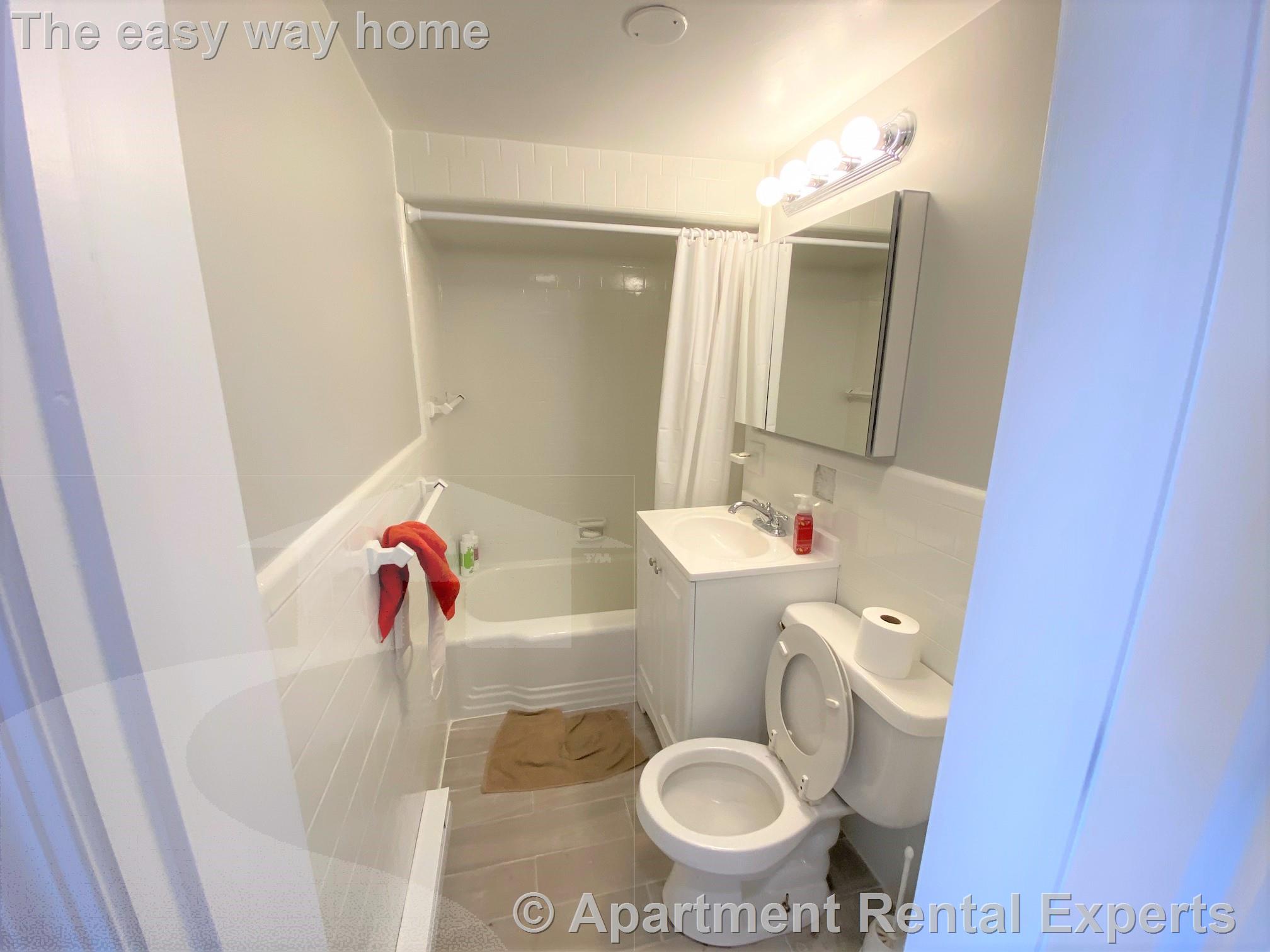 1121 Broadway, Teele Square