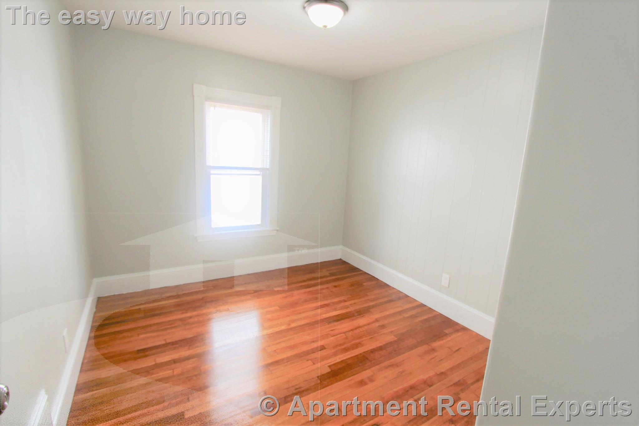 36 Russell St, Malden Center