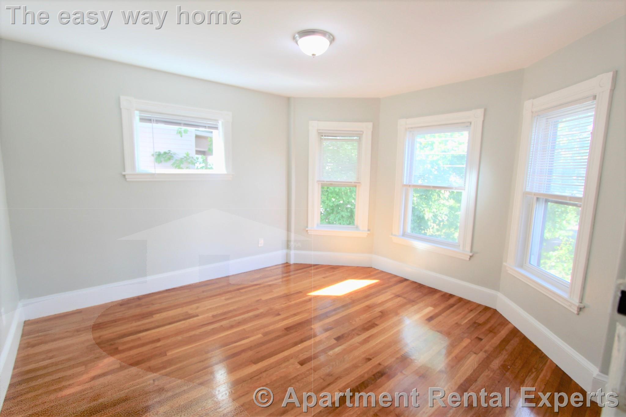 36 Russell St, Malden Center