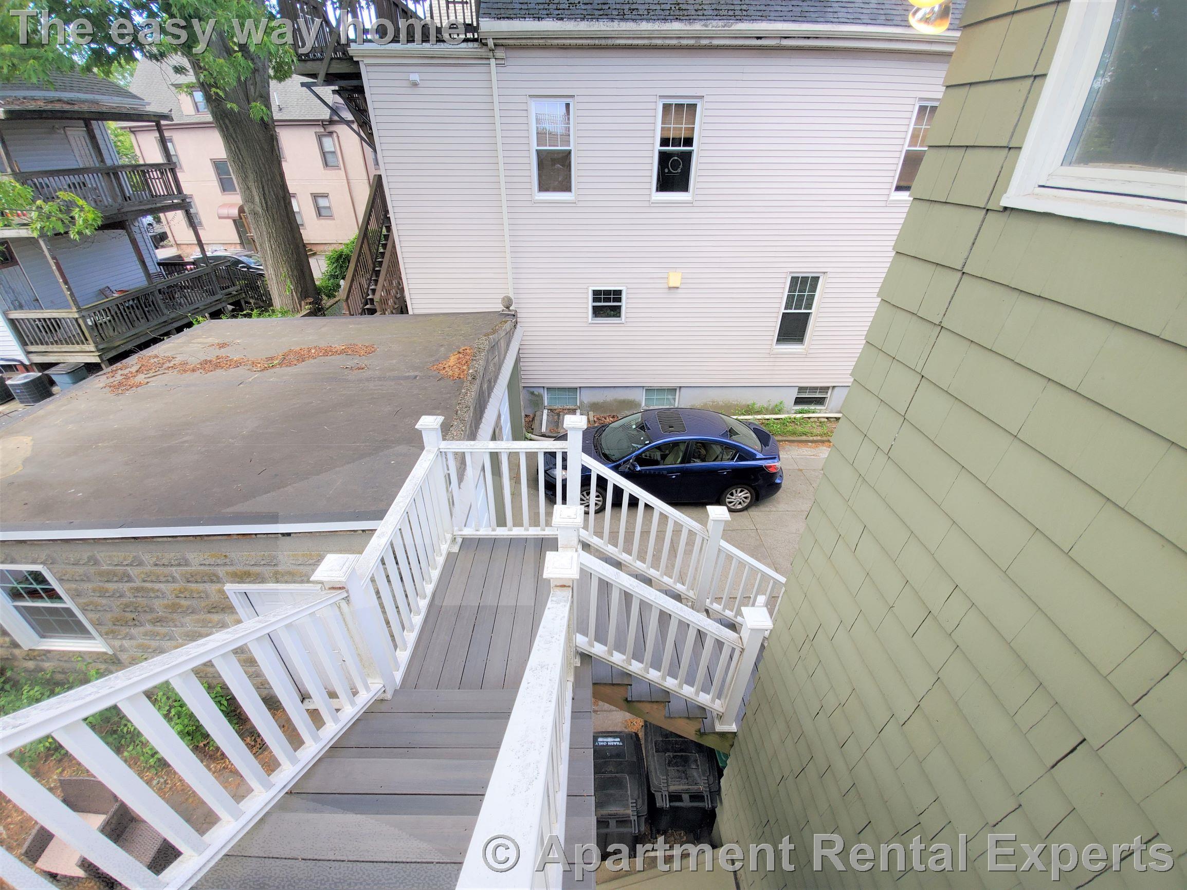 7 Windom St, Davis Square