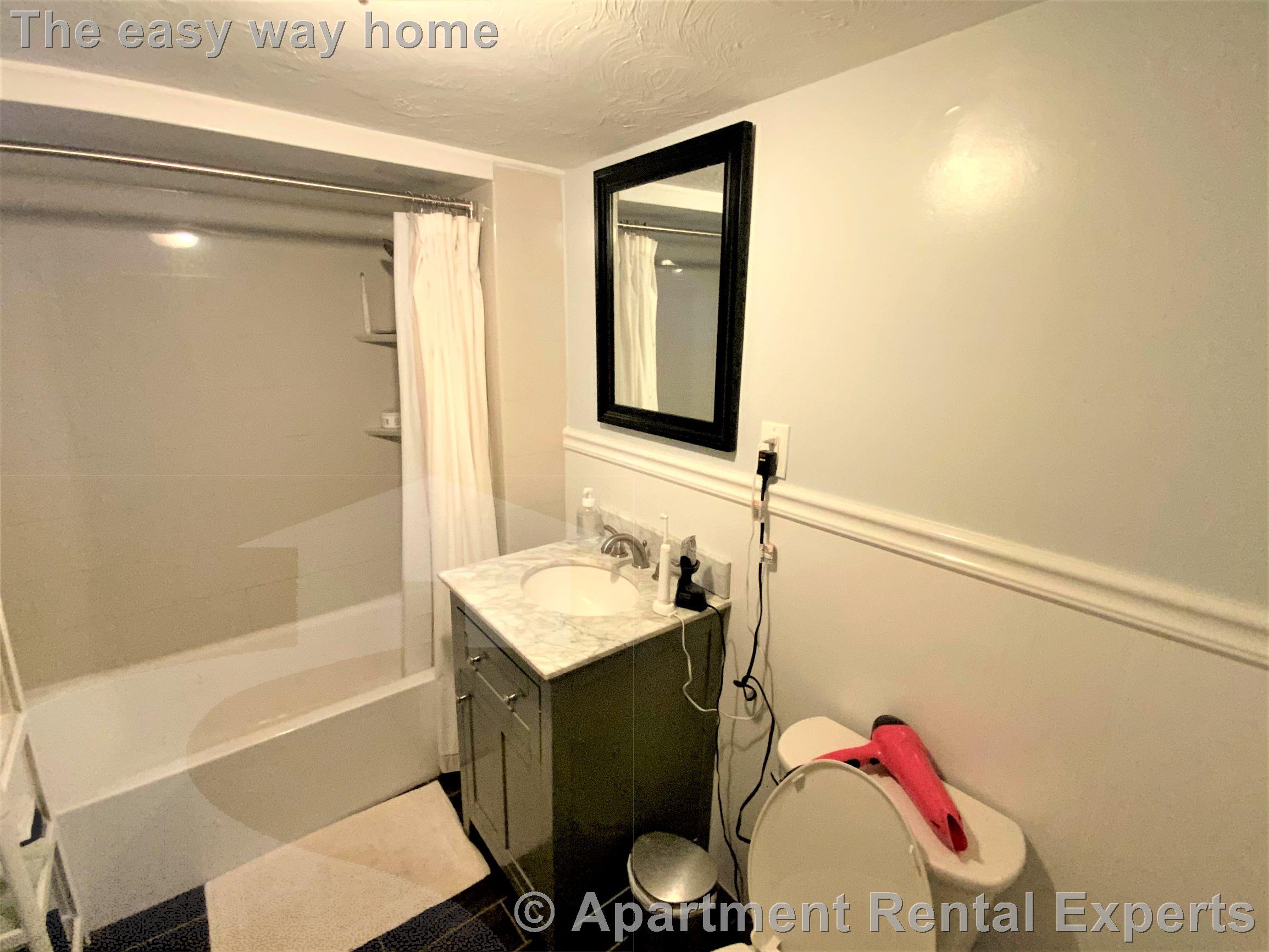 7 Windom St, Davis Square