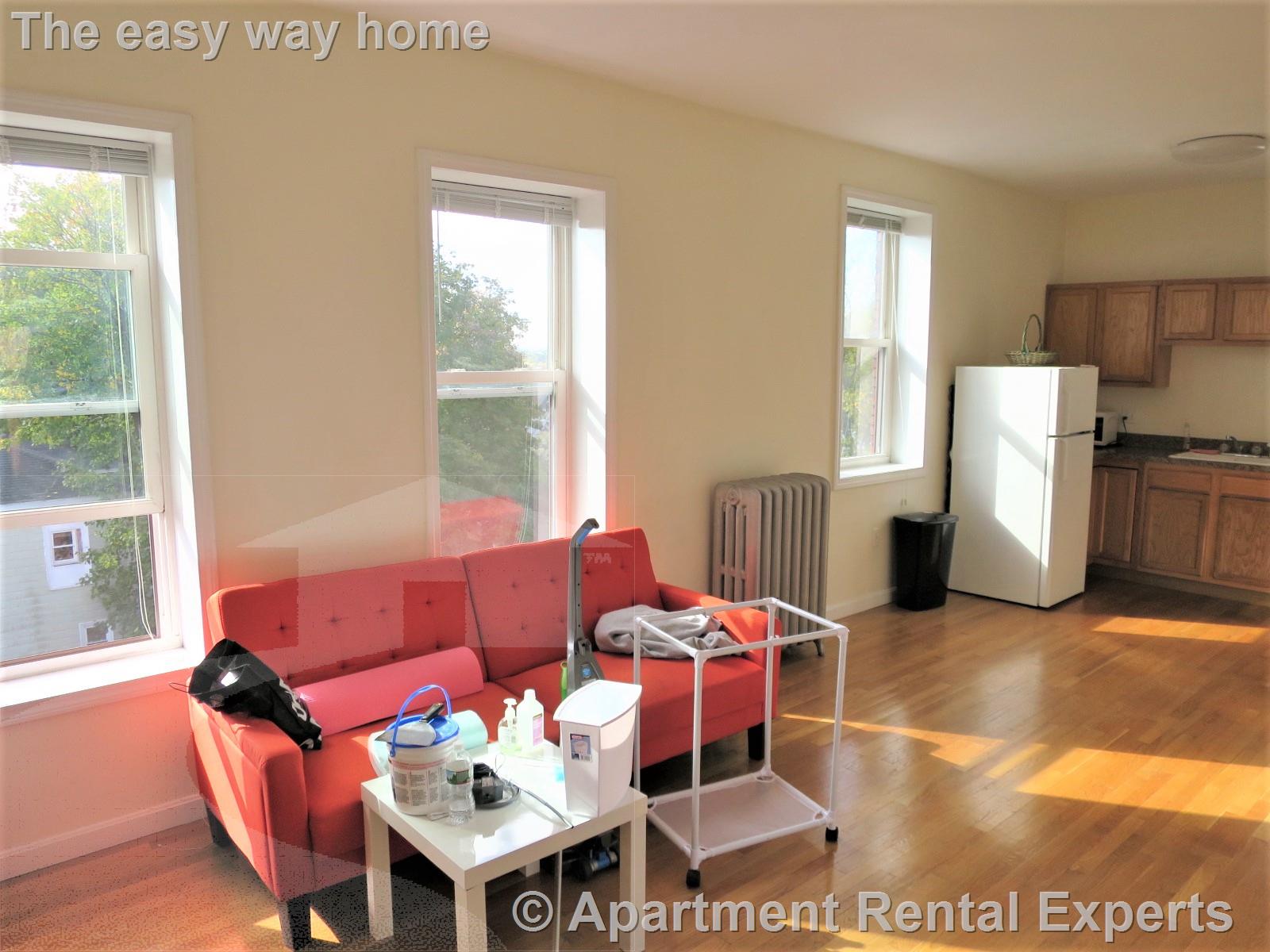 64 Vinal Ave, Spring Hill