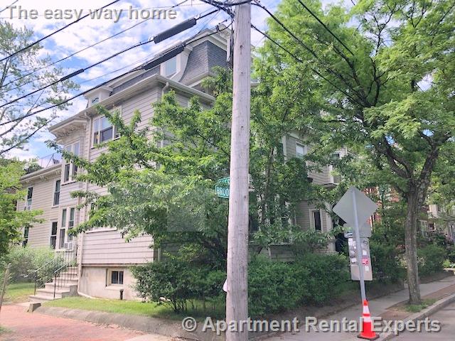 80 Chestnut St, Cambridgeport