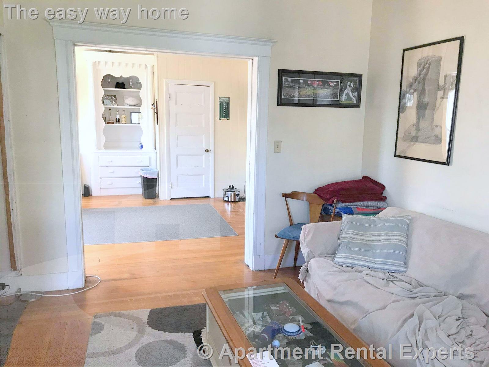 8 Russell Rd, Teele Square