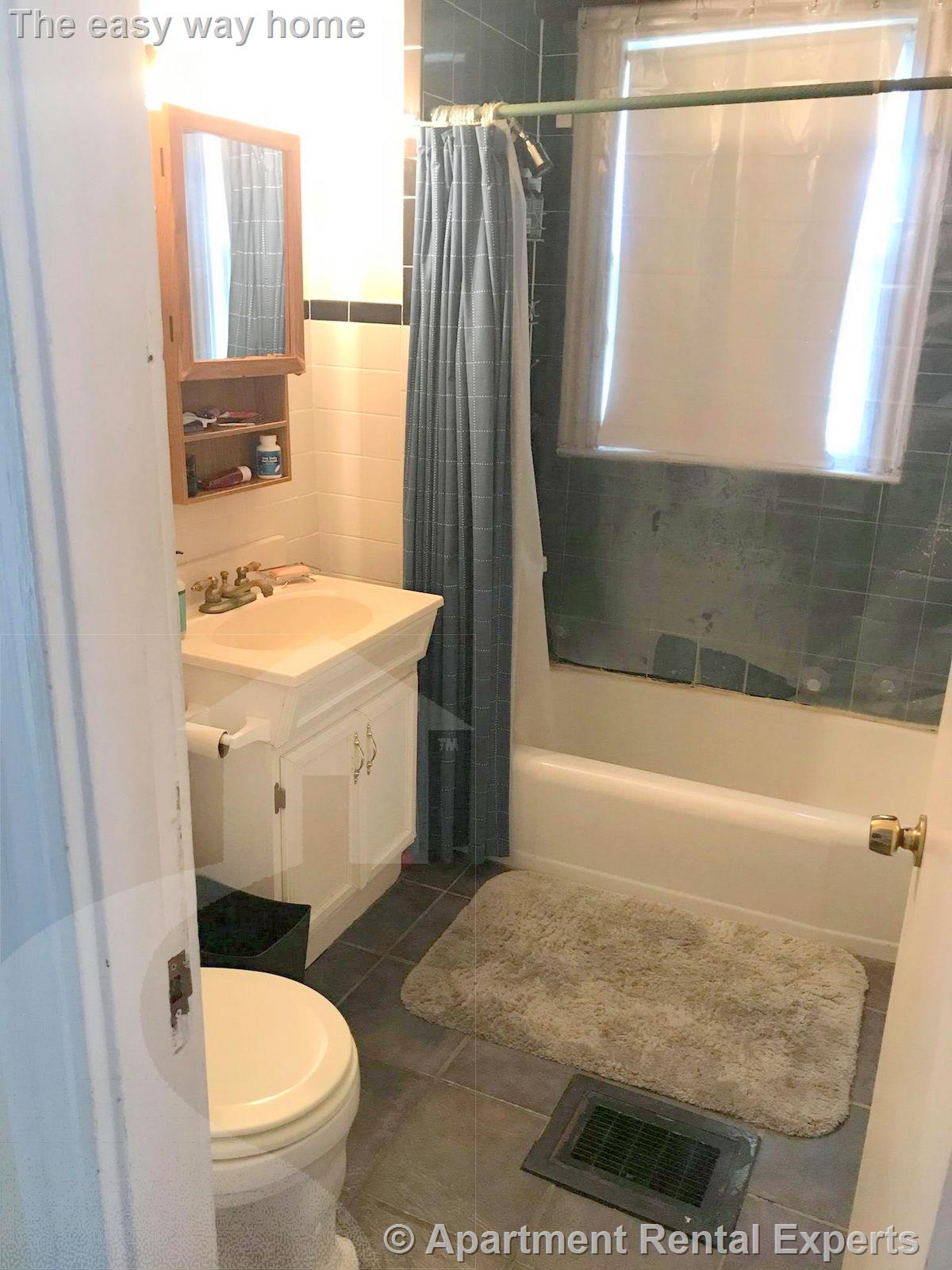 8 Russell Rd, Teele Square