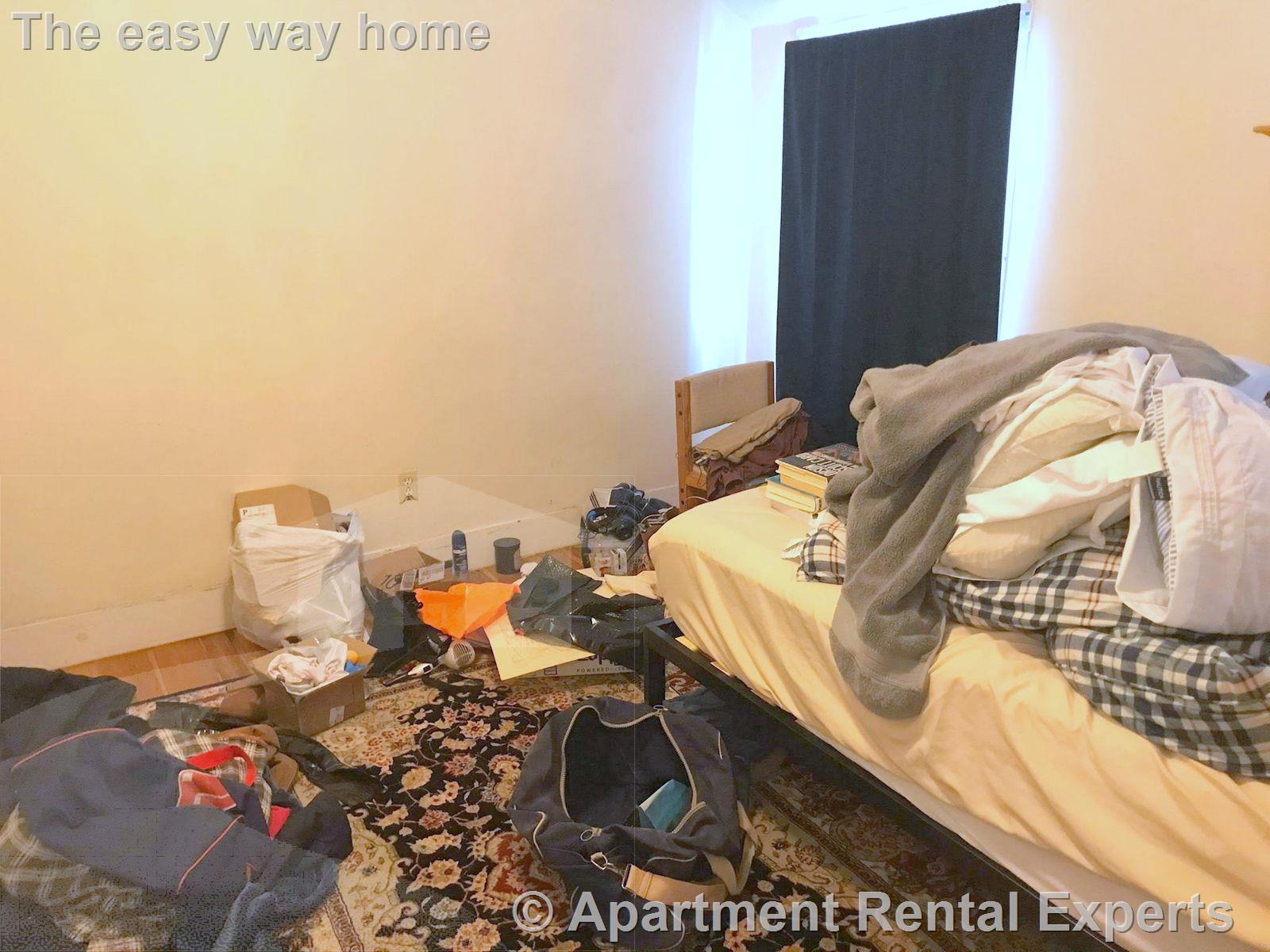 8 Russell Rd, Teele Square