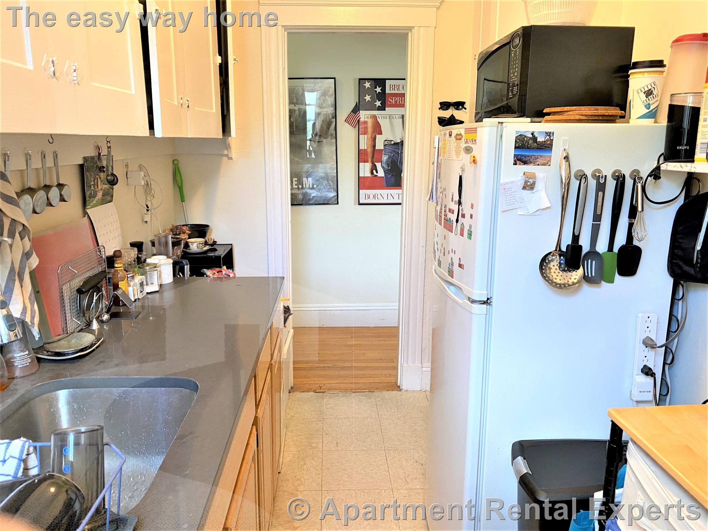 172 Maple St, Malden Center