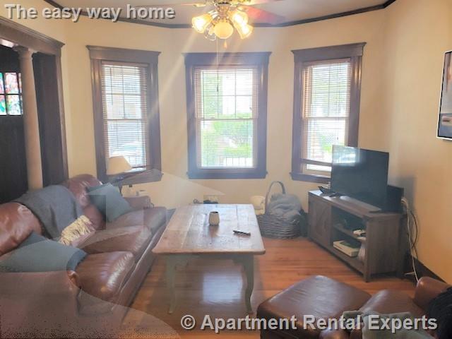 26-28 Bailey St, Tufts