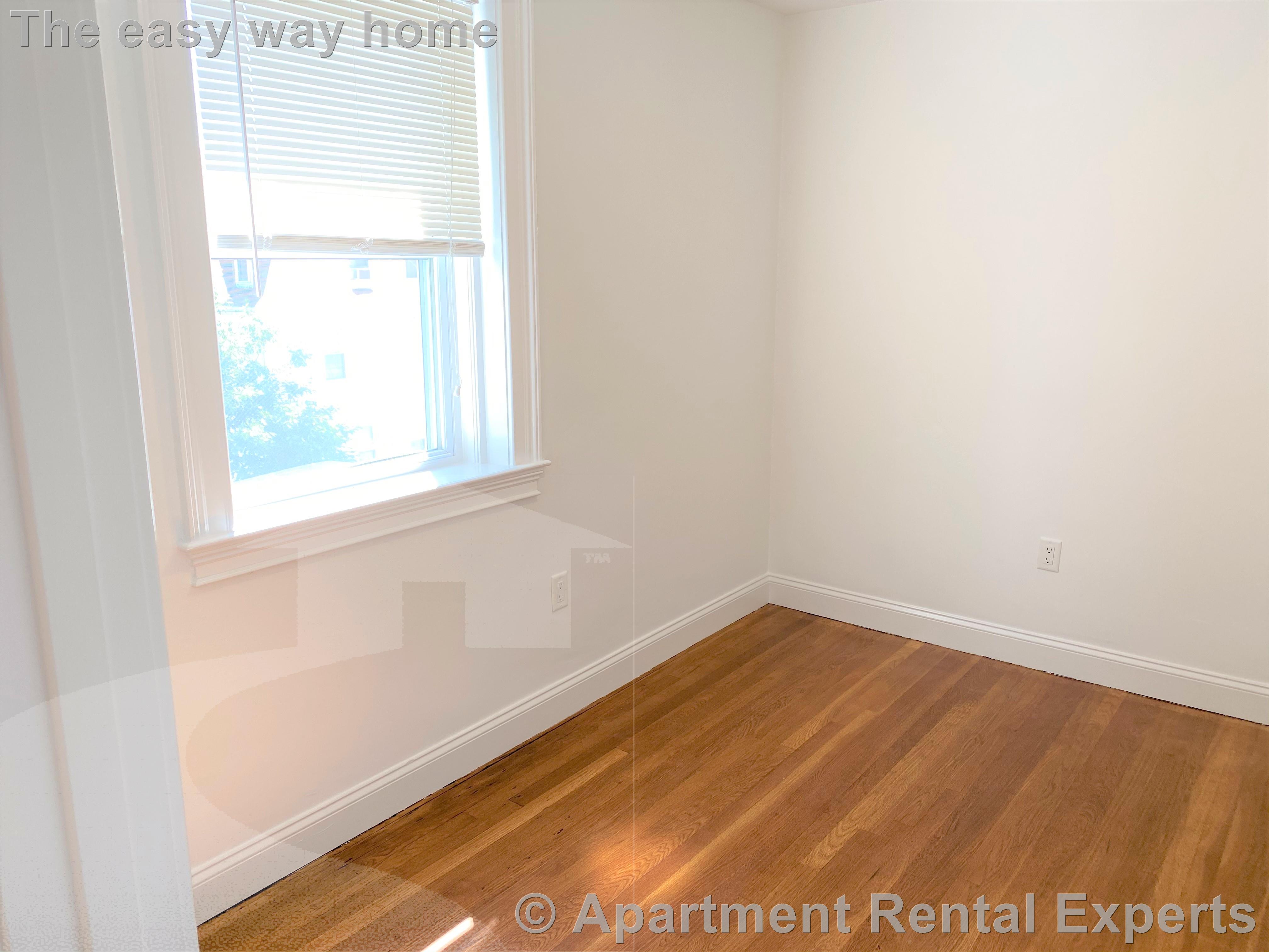 107 Summer St, Malden Center