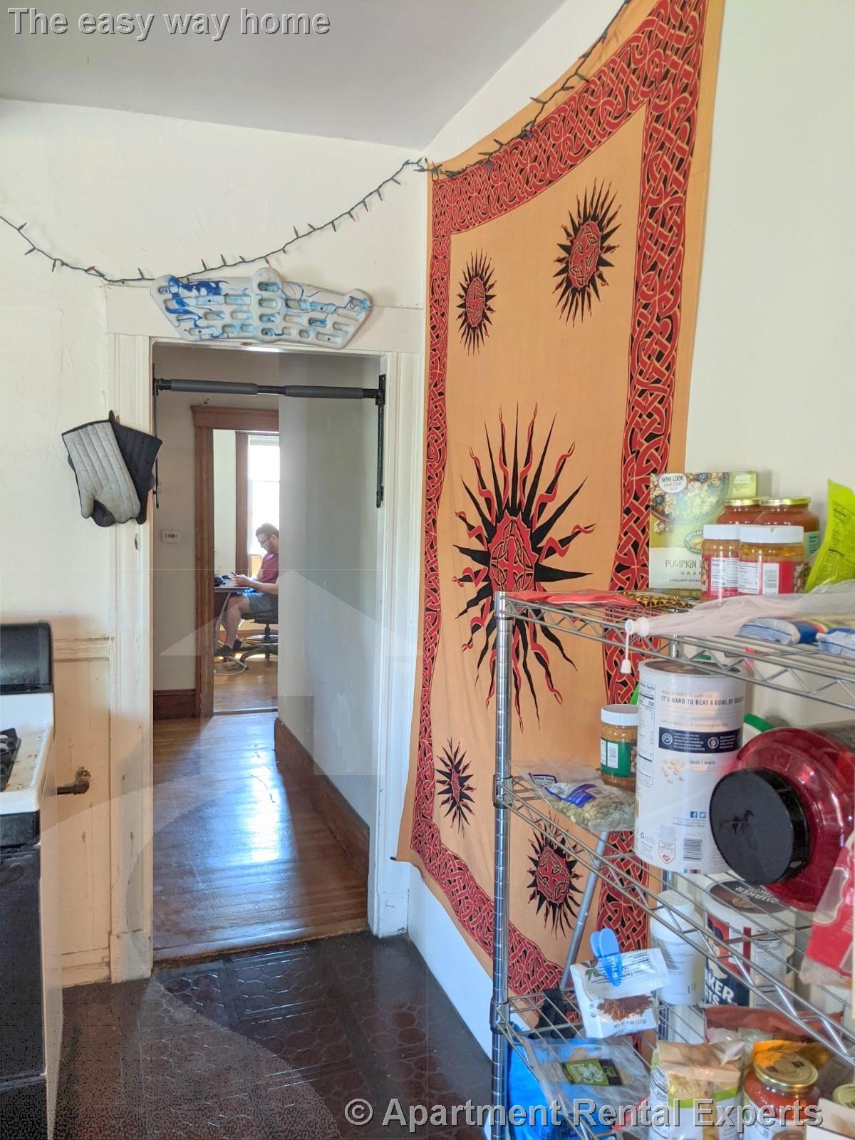 5 Lowell Cir, Porter Square