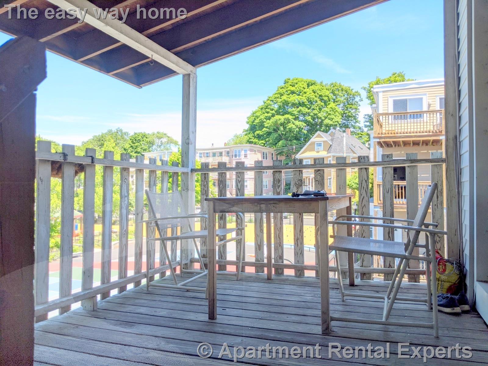 5 Lowell Cir, Porter Square