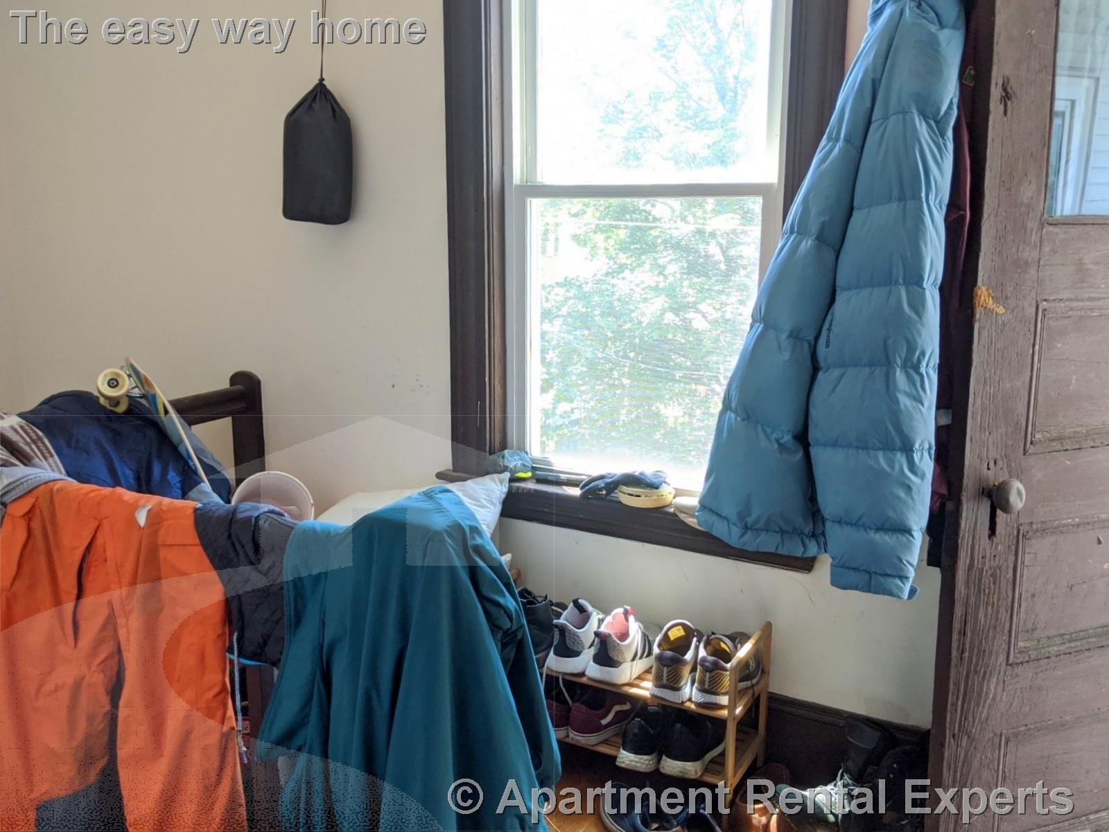 5 Lowell Cir, Porter Square