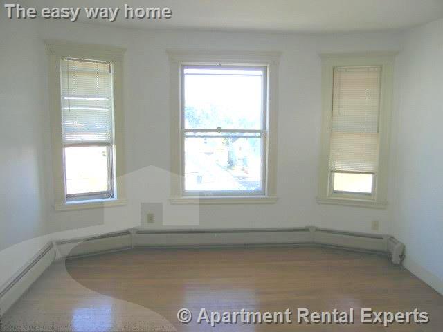 79 Clarendon Ave, Teele Square